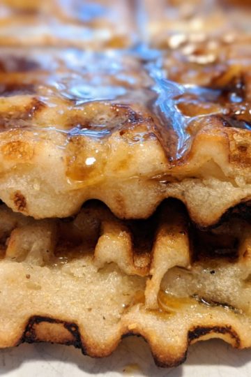 Allergy-friendly cornmeal waffles
